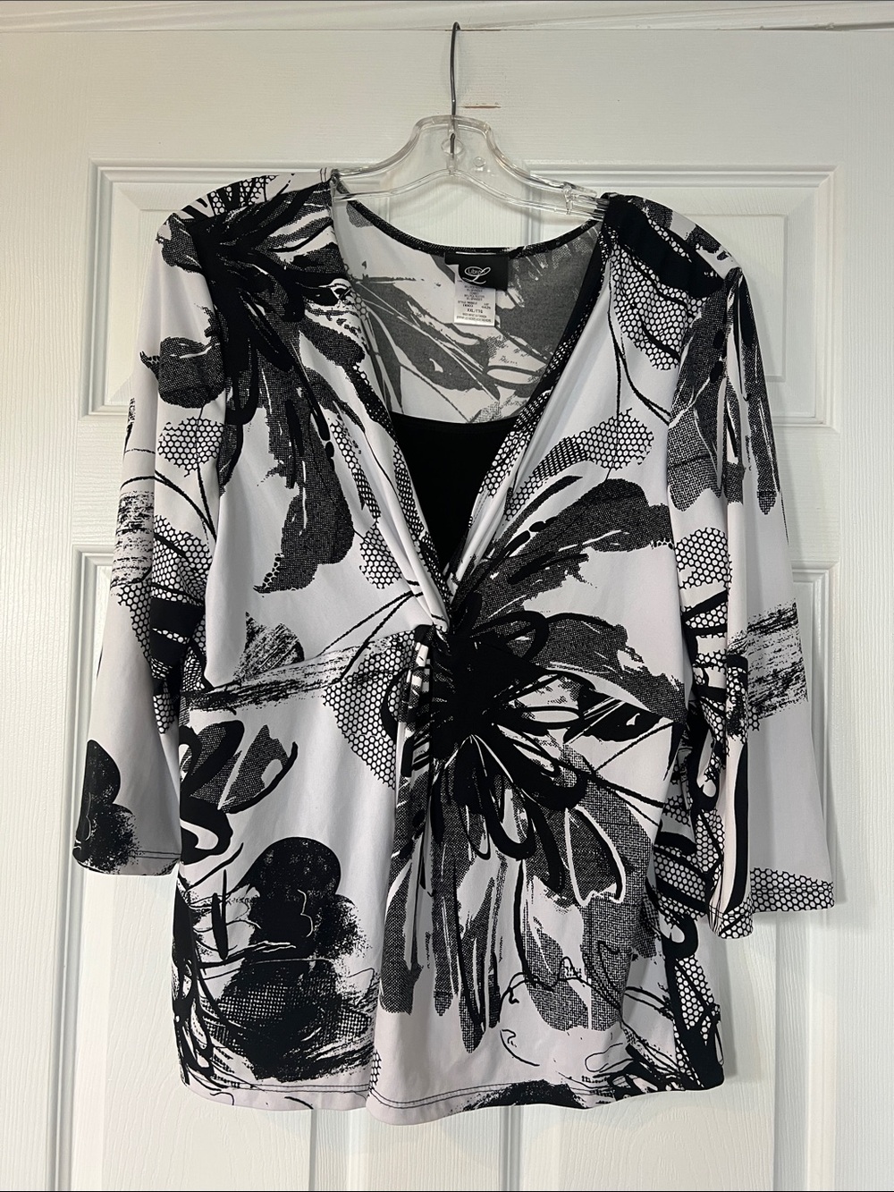 Women's Black & White Floral Tie-Front Tunic Top